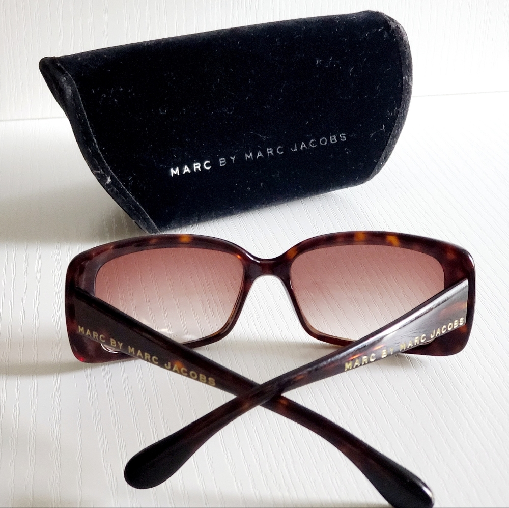 MARC JACOBS - Classic Sunglasses - Picture 2 of 12